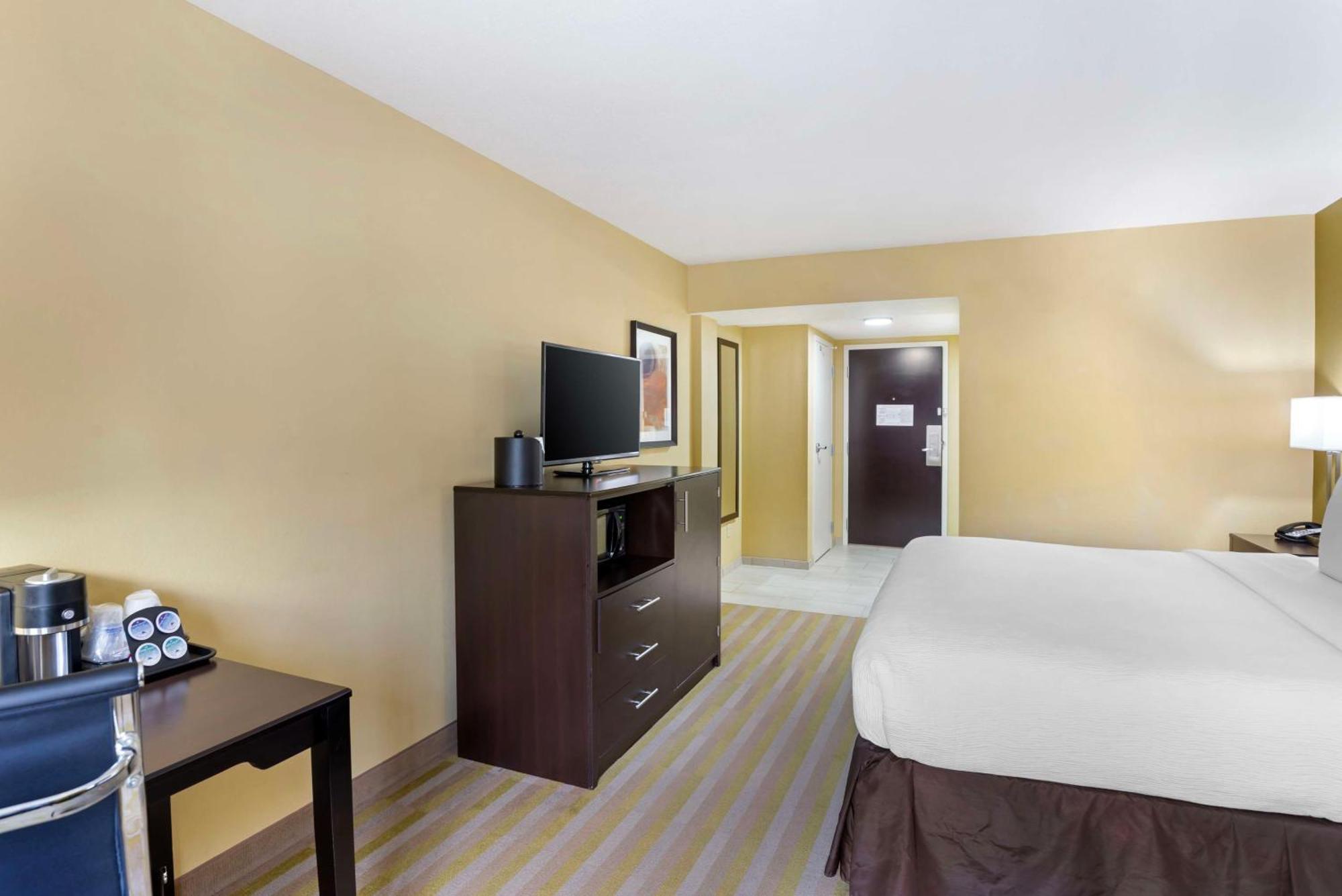 Best Western Plus Thornburg Inn&Suites Extérieur photo
